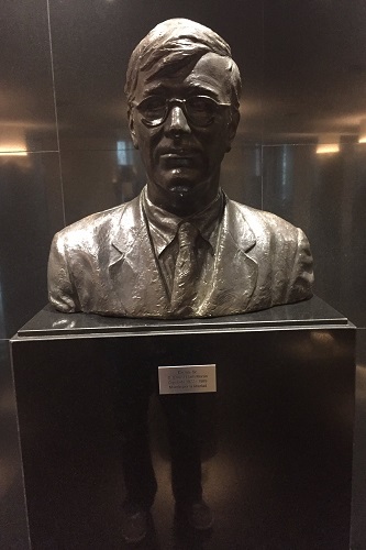 Busto Ernest Lluch Madrid