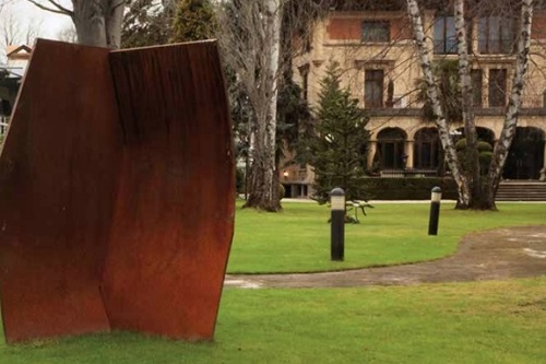 Escultura víctimas del terrorismo Vitoria-Gasteiz