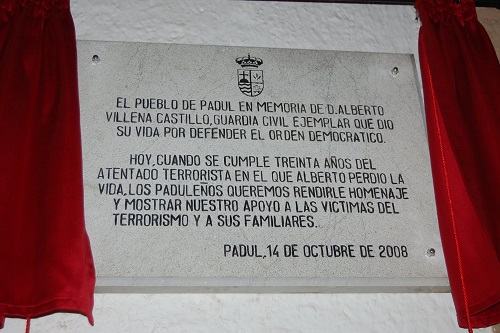 Placa Alberto Villena Castillo