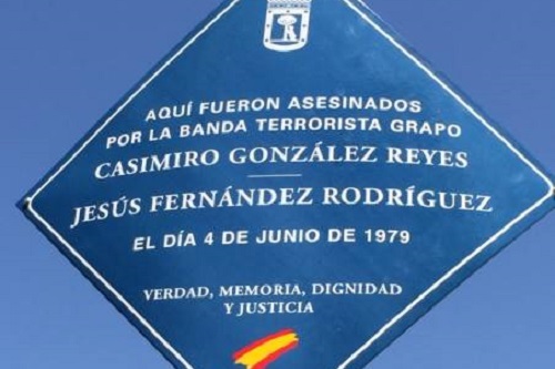 Placa Casimiro González Reyes y Jesús Fernández Rodríguez
