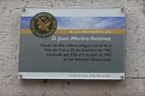 Placa Juan Merino Antúnez