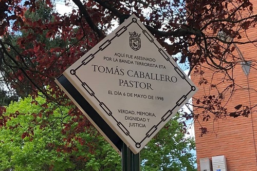 Placa Tomás Caballero