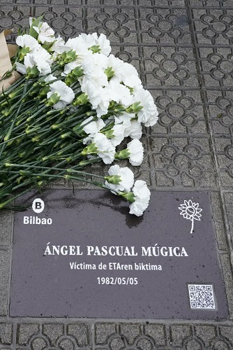 Placa Ángel Pascual Múgica